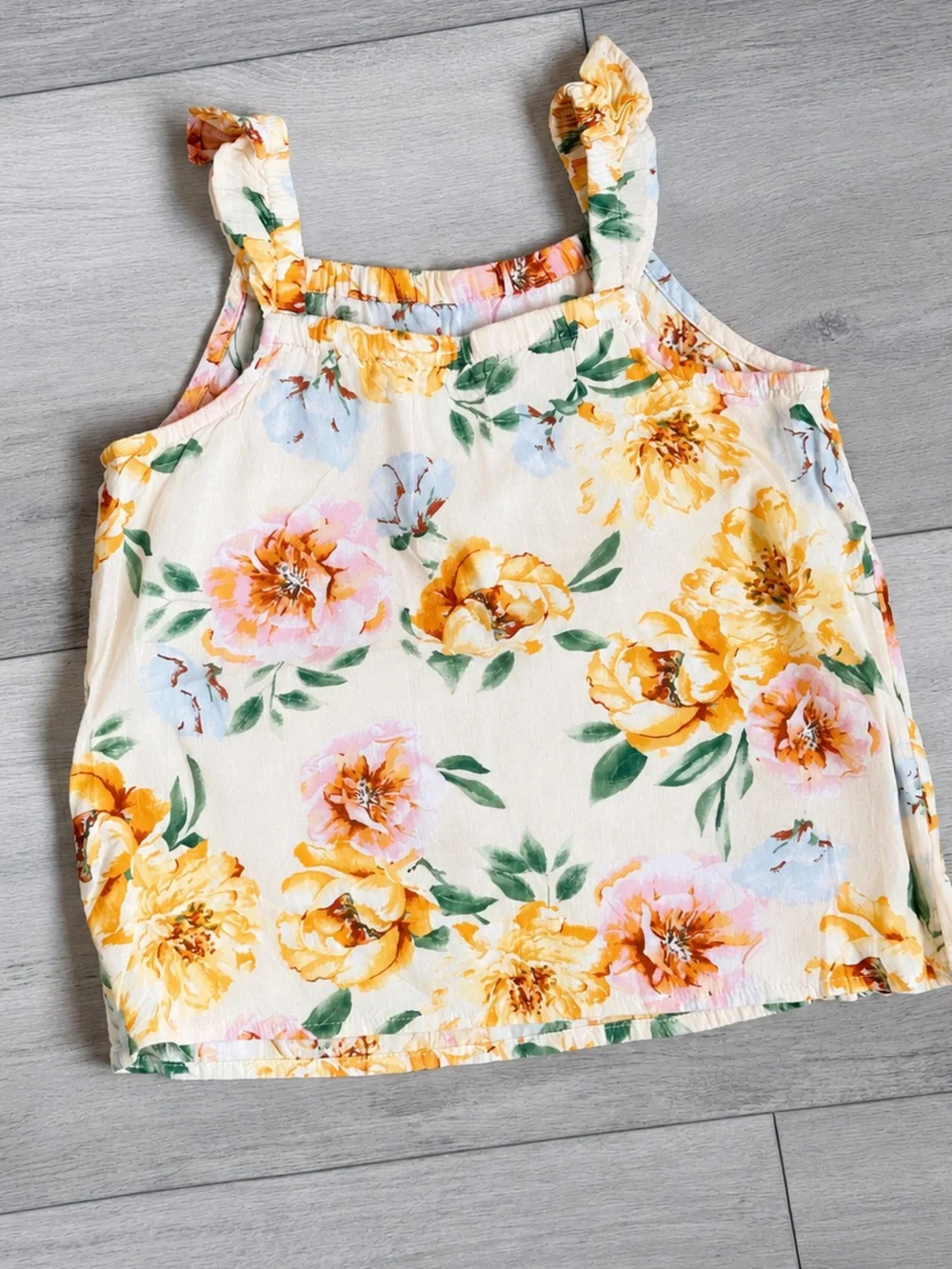 Old Navy Girls Clothing Bundle Size 5 Floral Tanks Shorts 4 Pieces